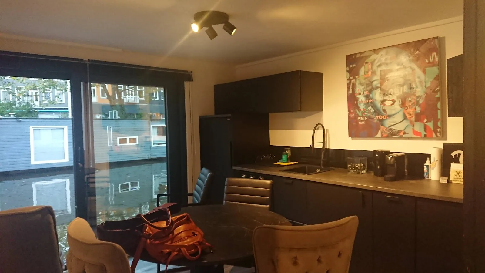 A'dam Houseboat – bed & breakfast in Amsterdam-Centrum (foto 3)