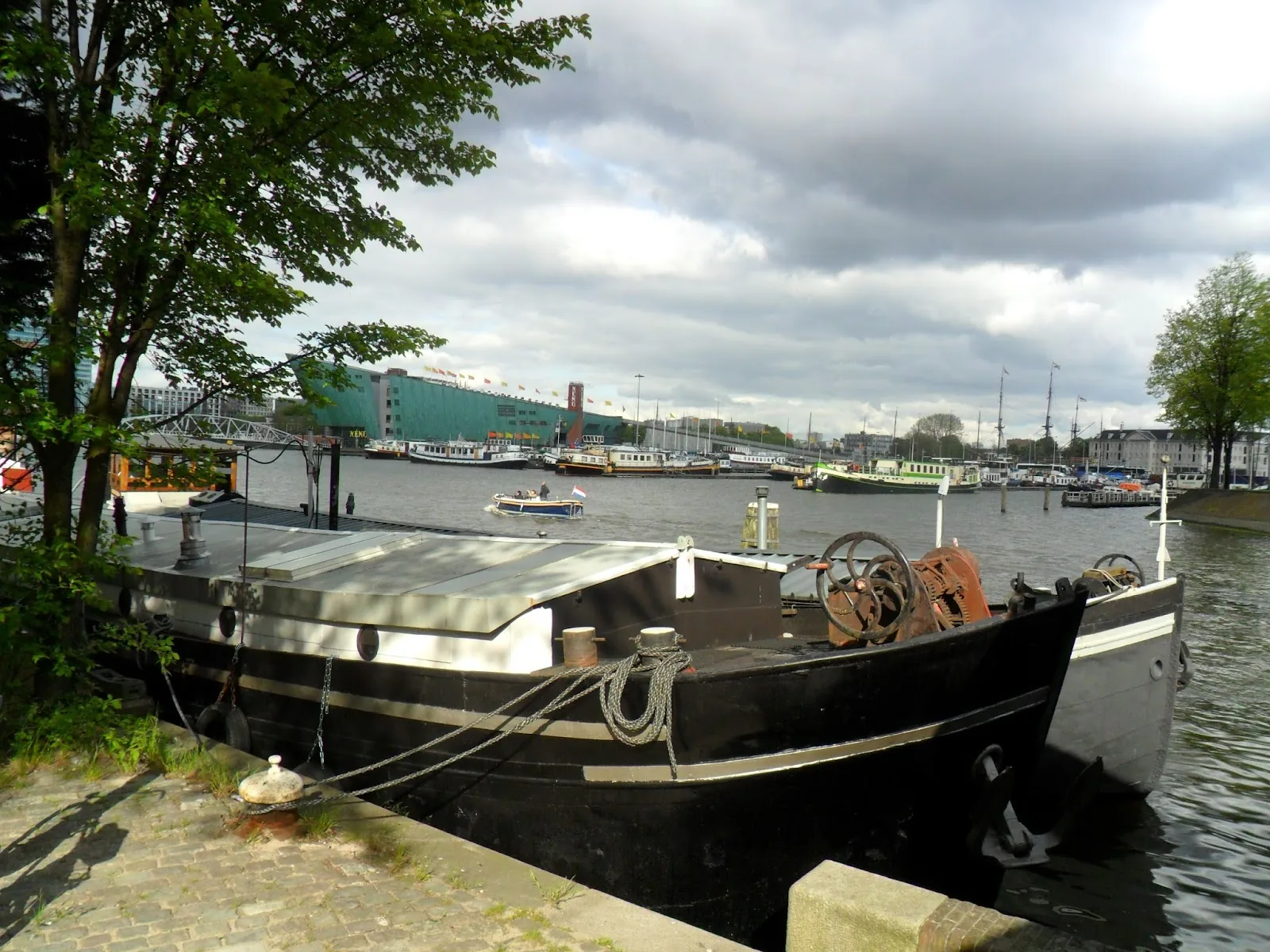 Anna Houseboat – bed & breakfast in Amsterdam-Centrum