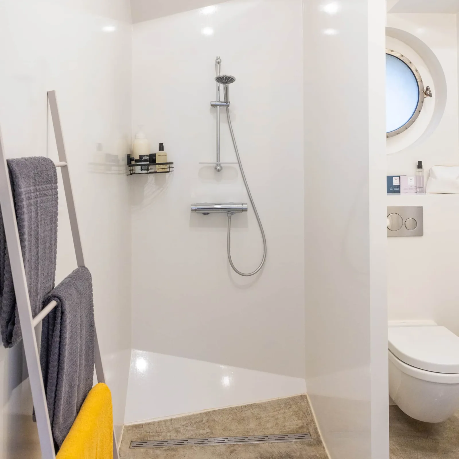 Amsterdam BB – The Boat Suite – bed & breakfast in Amsterdam-Oost (foto 10)