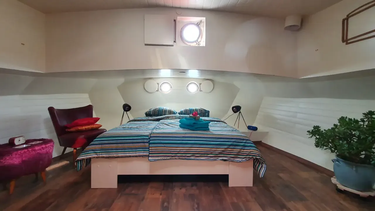 Boat & Breakfast Jantina – bed & breakfast in Amsterdam-Oost (foto 1)