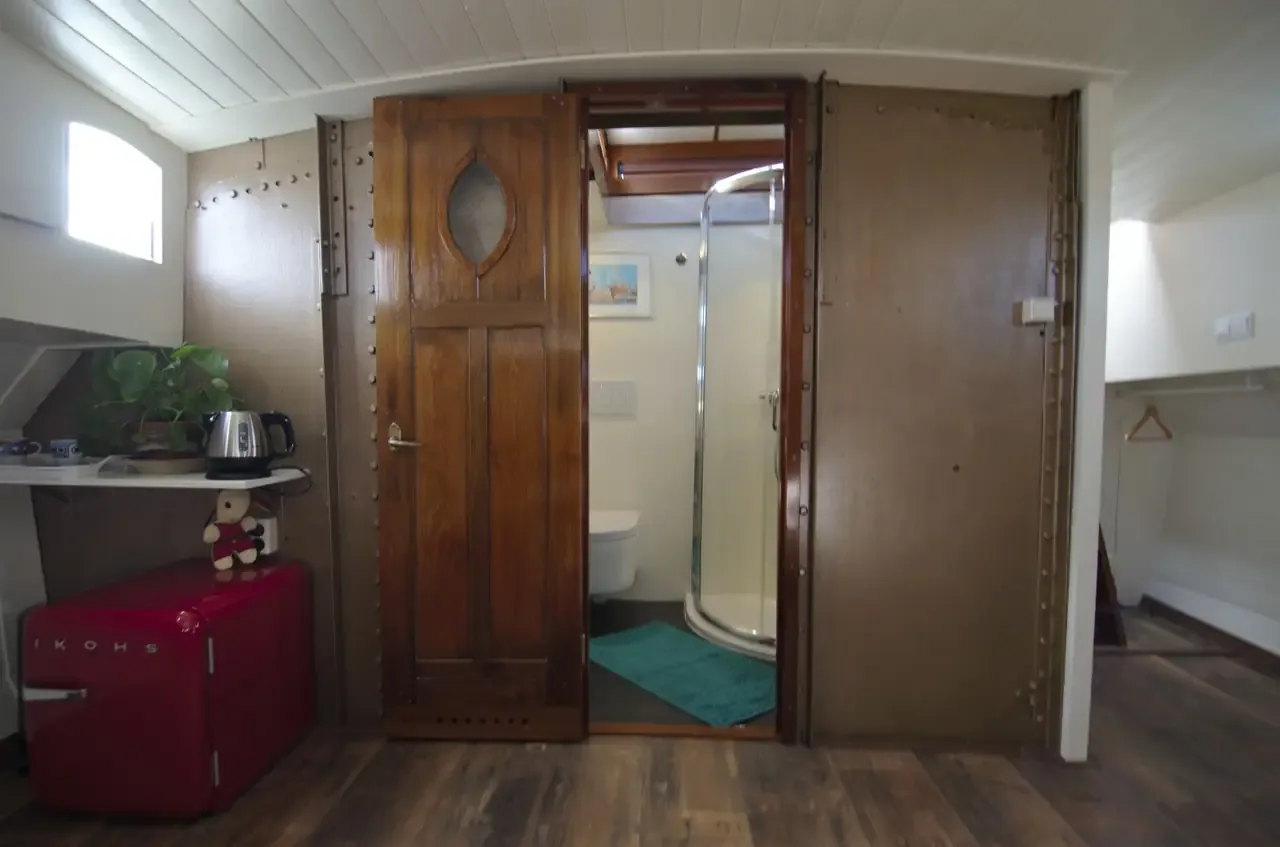 Boat & Breakfast Jantina – bed & breakfast in Amsterdam-Oost (foto 5)