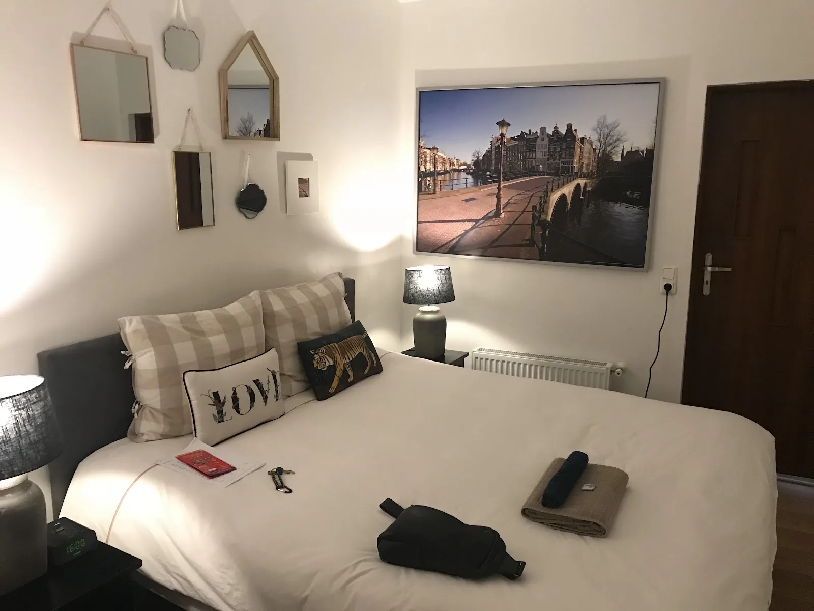 Crown Bed and Breakfast Amsterdam – bed & breakfast in Amsterdam-Centrum (foto 1)