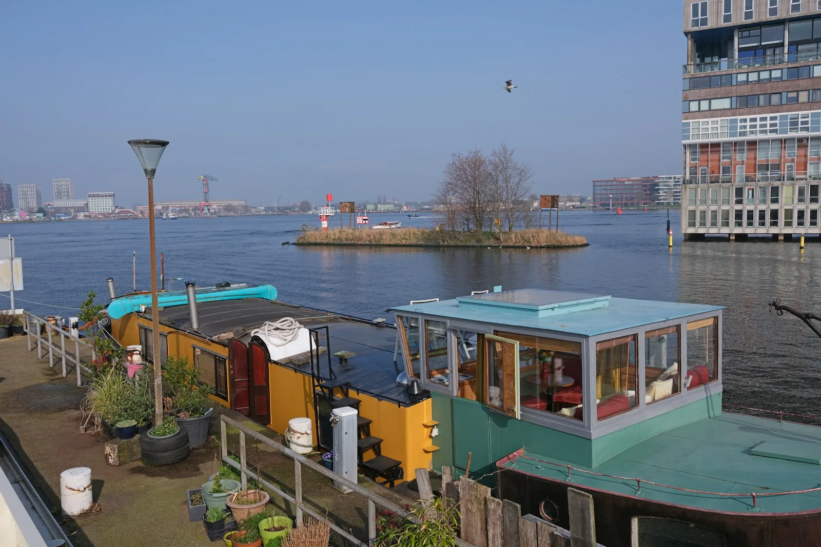 Houseboat Dana Amsterdam – bed & breakfast in Amsterdam Oud-West
