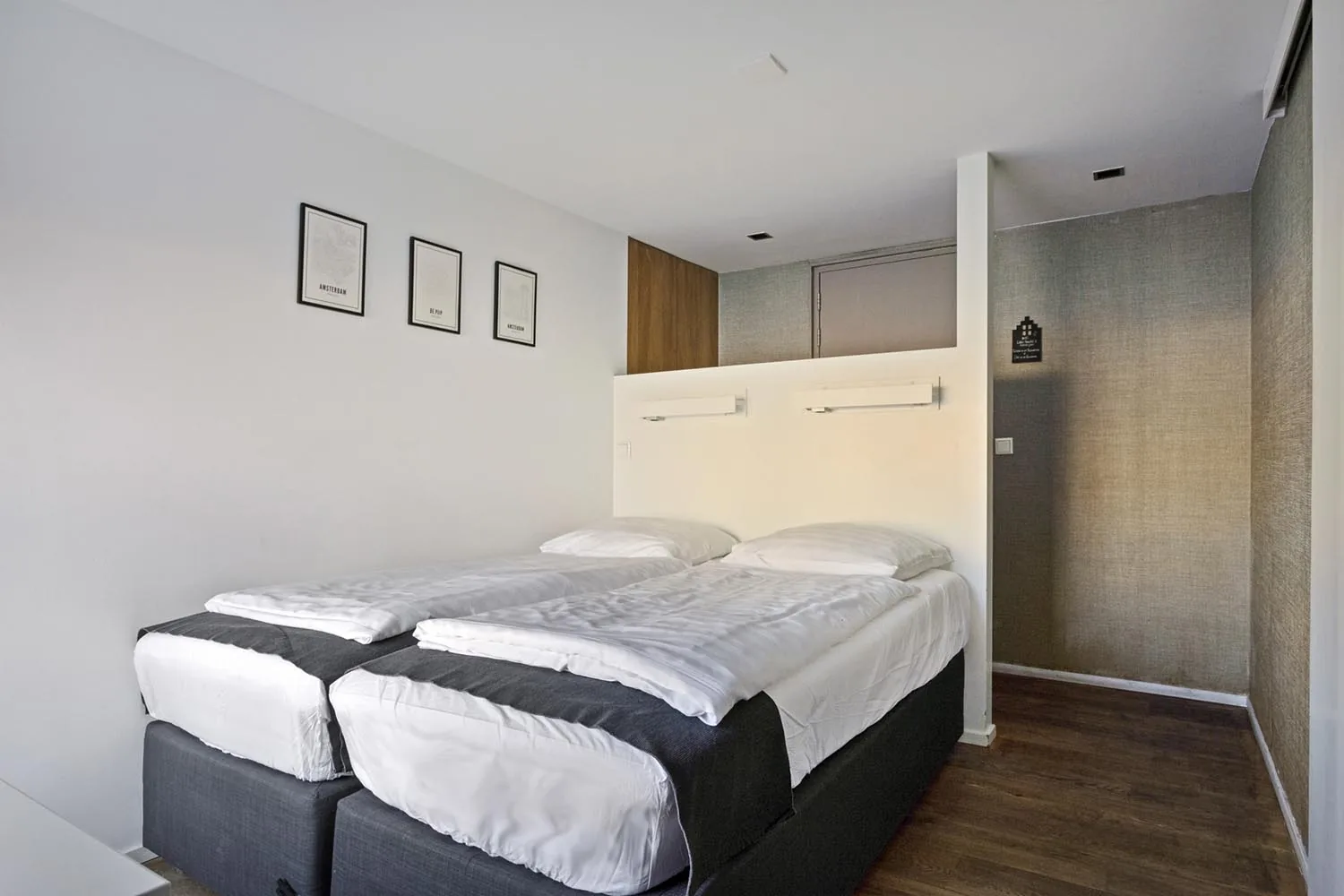 Houseboat Little Amstel – bed & breakfast in Amsterdam De Pijp (foto 1)