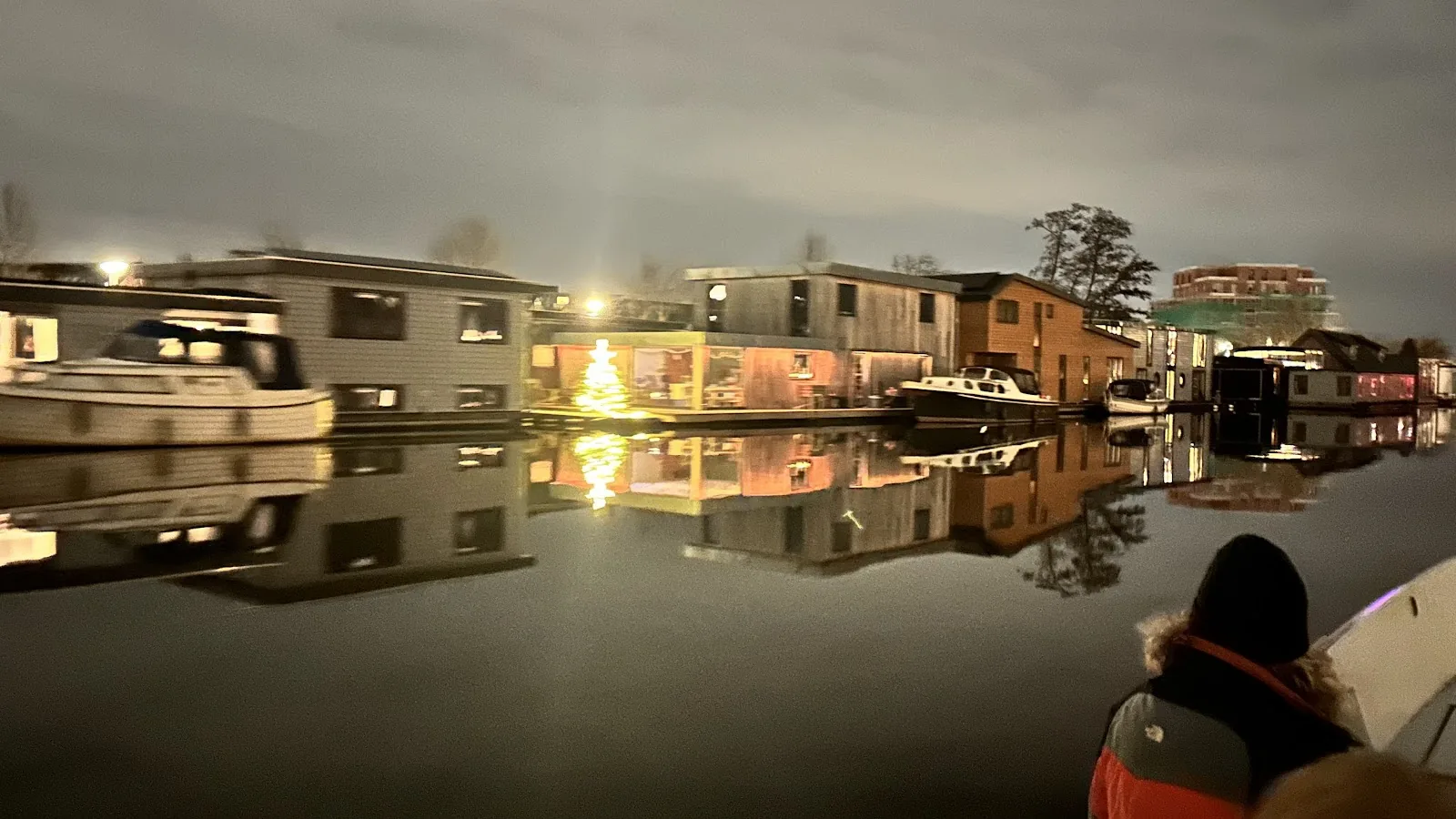 Houseboat Sloepdogg – bed & breakfast in Amsterdam-Noord (foto 3)