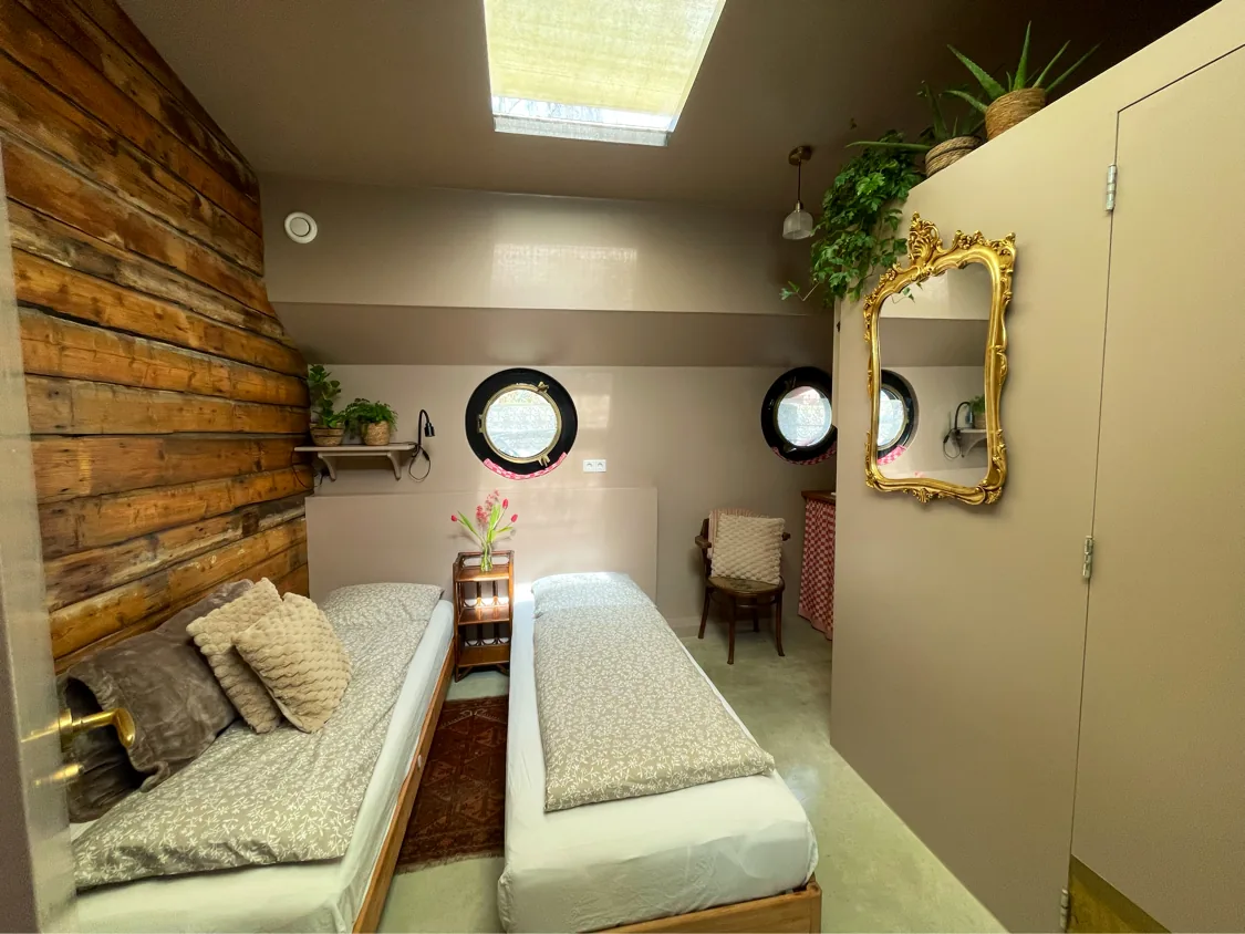 Houseboat Tante Piet 2 rooms, 2 baths – bed & breakfast in Amsterdam-Oost (foto 5)
