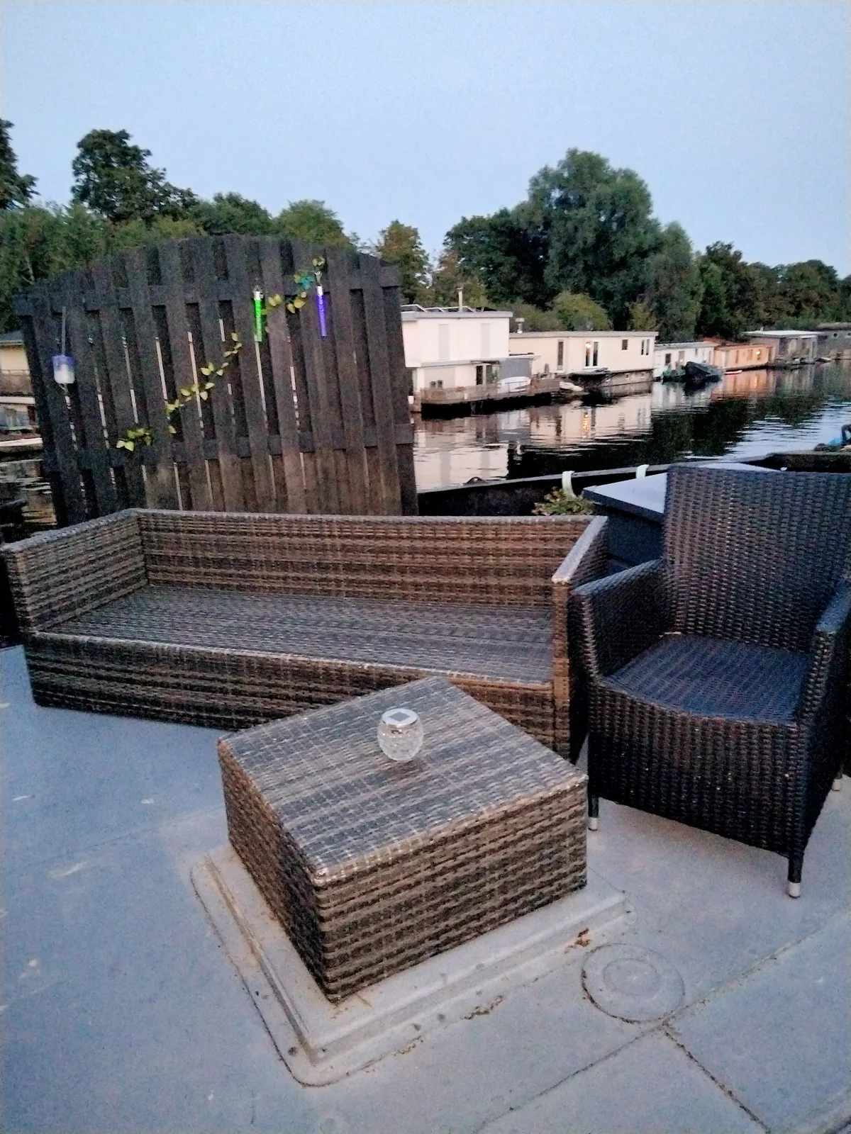 Houseboat Under The Mill – bed & breakfast in Amsterdam Oud-West (foto 4)