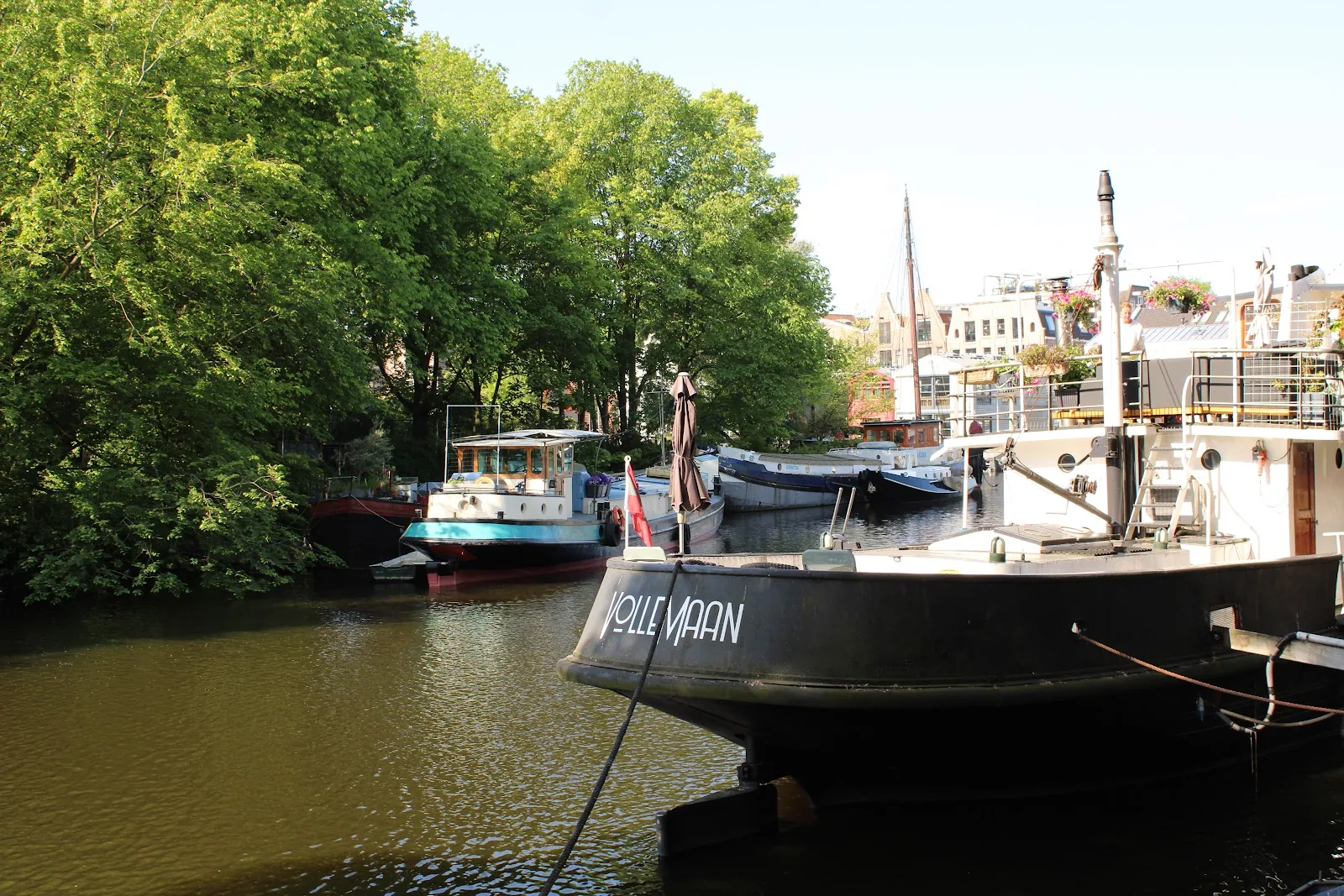Houseboat 'Volle Maan' – bed & breakfast in Amsterdam Oud-West (foto 3)