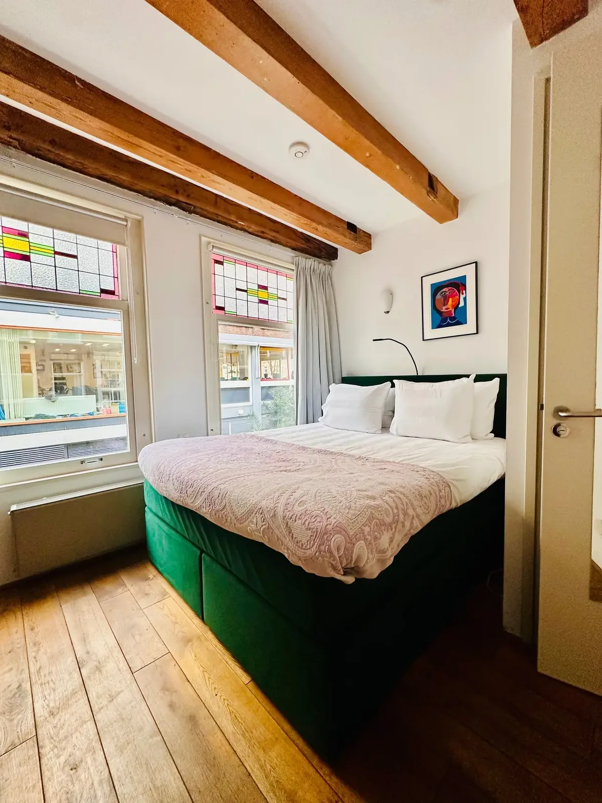 Mercedesbnb Amsterdam – bed & breakfast in Amsterdam Oud-West (foto 1)