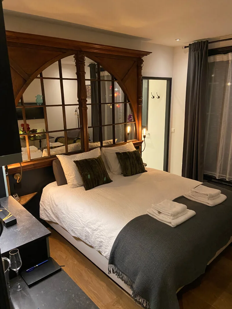 Morpheus Bed & Breakfast Houseboat – bed & breakfast in Amsterdam (foto 1)