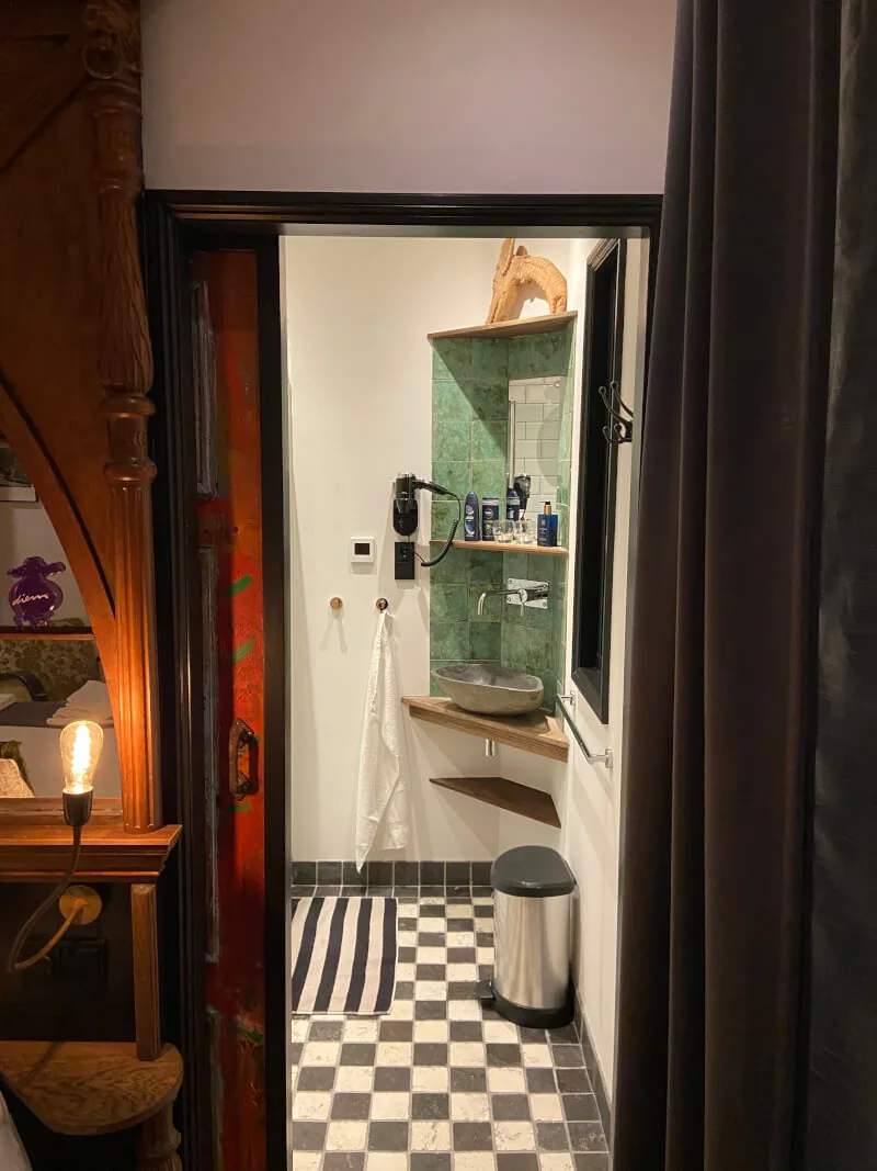 Morpheus Bed & Breakfast Houseboat – bed & breakfast in Amsterdam (foto 6)