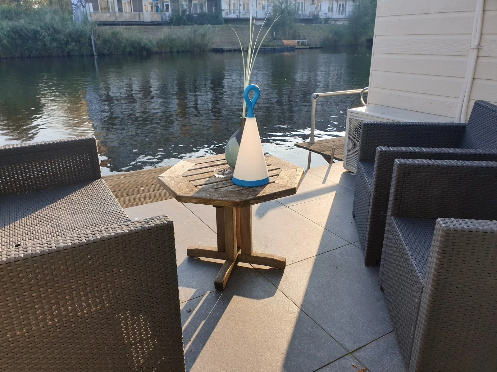 Rob's Houseboat – bed & breakfast in Amsterdam-Centrum (foto 1)