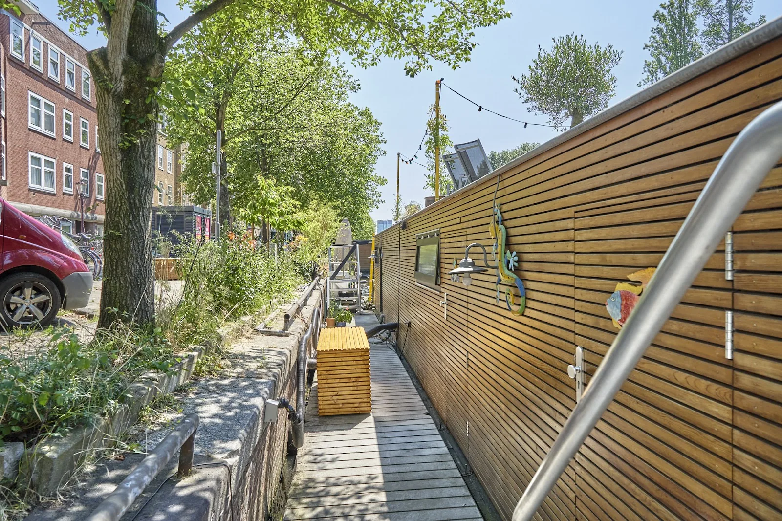 The Amsterdam Houseboat Family – bed & breakfast in Amsterdam De Pijp
