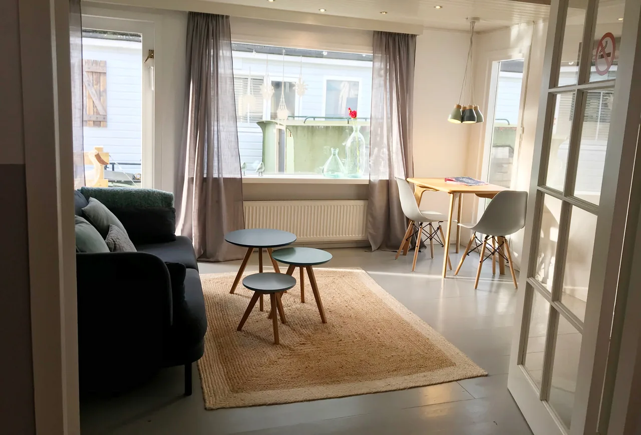 Woonboot B&B De Zeehond/Houseboat B&B the Seal – bed & breakfast in Amsterdam-Noord (foto 3)